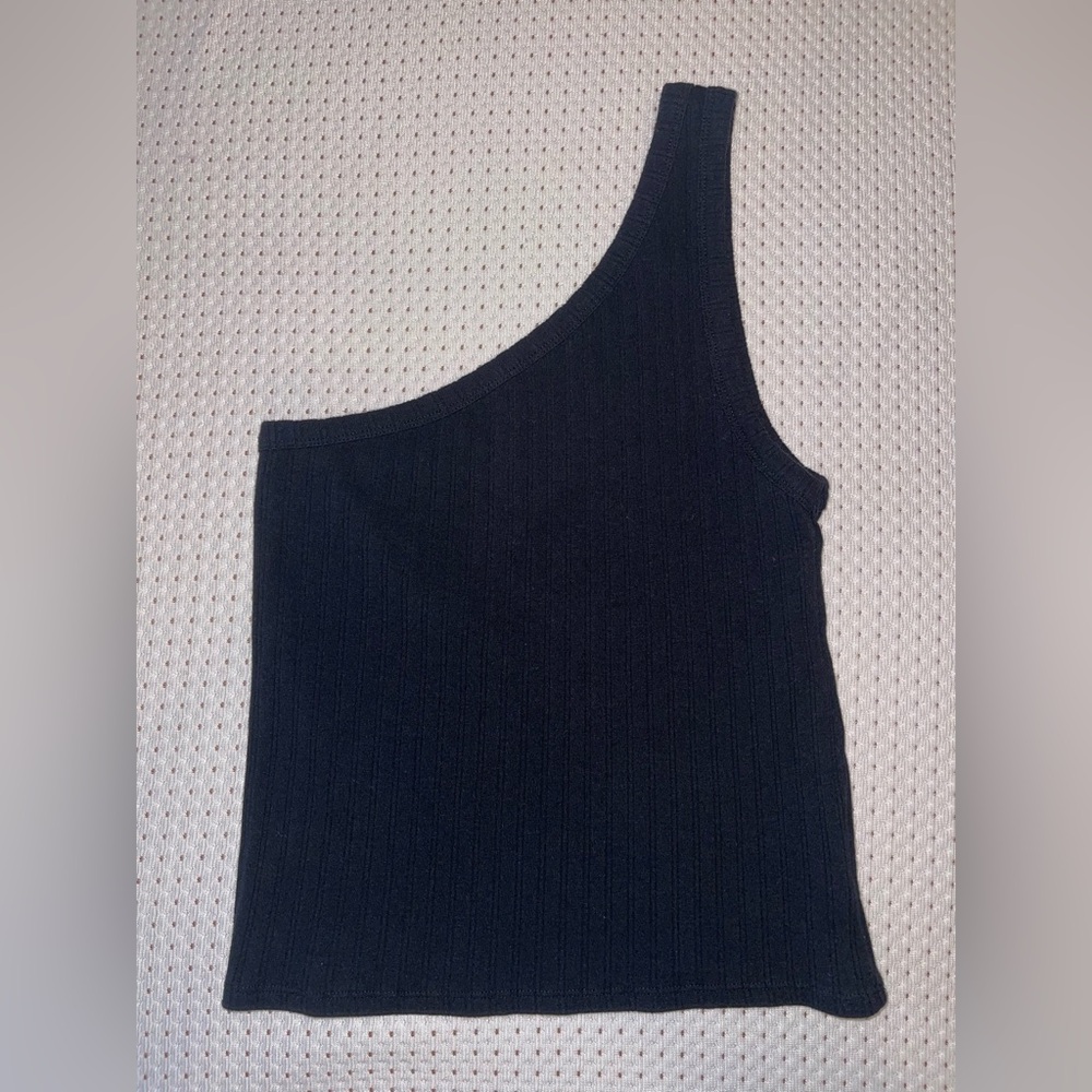 Black One-Shoulder Top